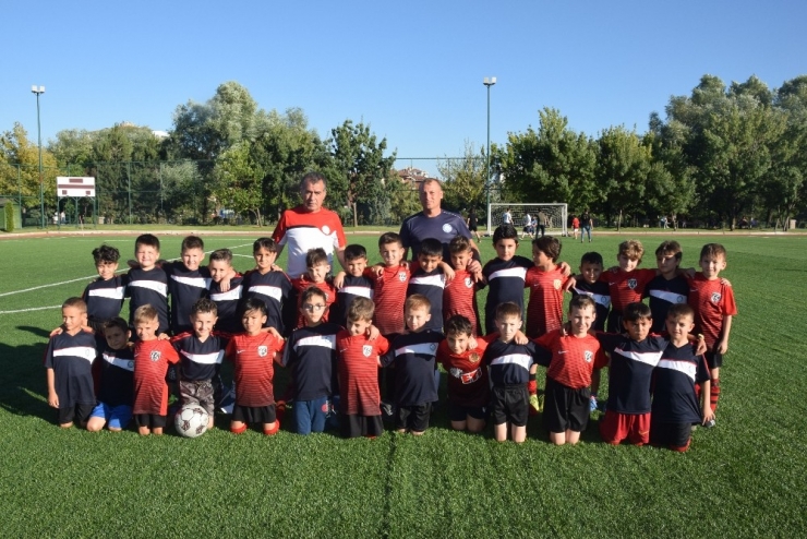 Eskişehirspor İle Büyükşehir Belediyesi’nden Neşeli Çift Kale