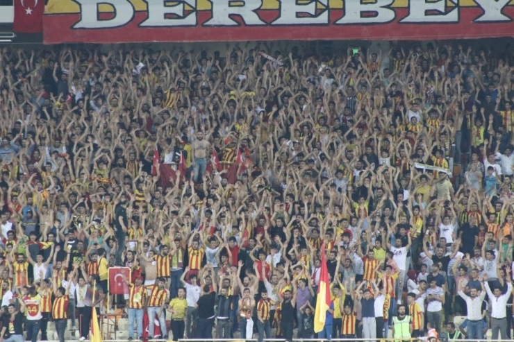 Uefa Avrupa Ligi: Evkur Yeni Malatyaspor: 1 - Partizan: 0 (Maç Devam Ediyor)