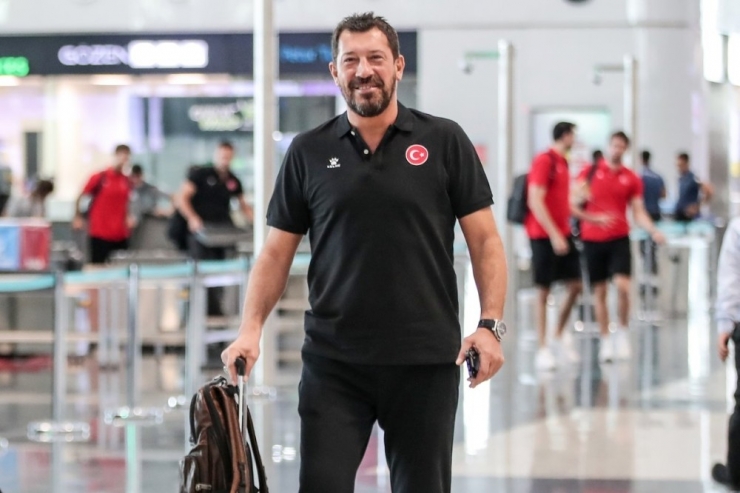 12 Dev Adam, Akropolis Turnuvası İçin Yunanistan’a Gitti