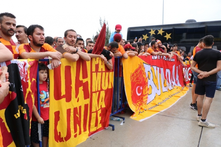 Galatasaray Sezonun İlk Maçı İçin Denizli’ye Geldi