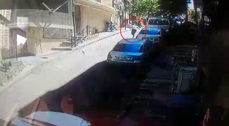 4. Kattan Arabanın Üzerine Böyle Düştü