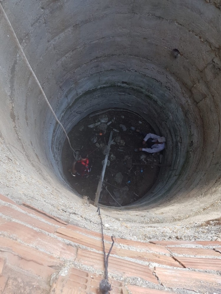15 Metrelik Kuyudan Kurtarıldı