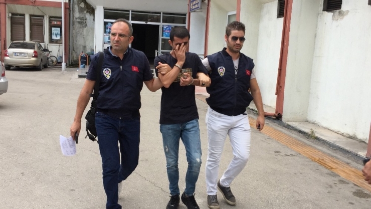 Hırsızlık Yaparken Yakalandılar ’Başka Şansımız Yok’ Dediler