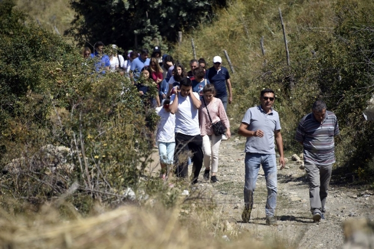 Satala Antik Kentine İlk Tur Otobüsü Geldi