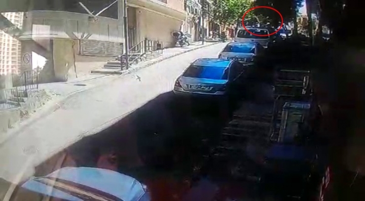 4. Kattan Arabanın Üzerine Böyle Düştü