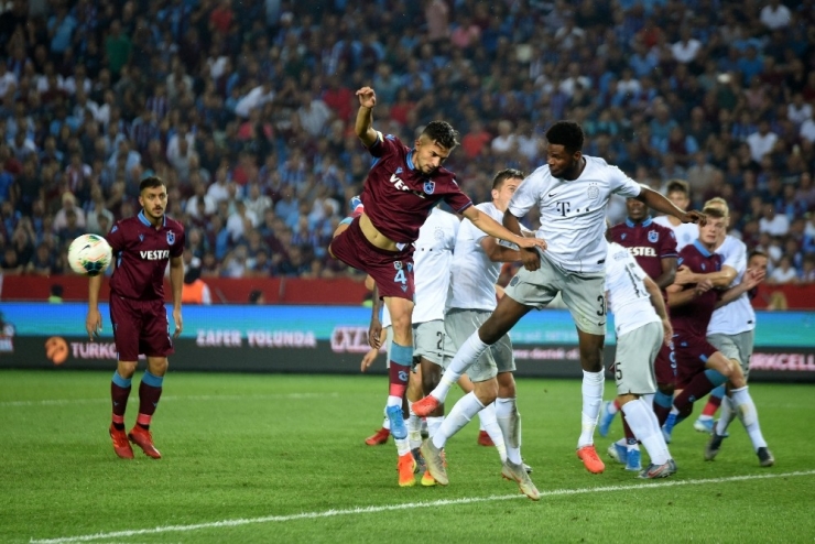 Trabzonspor, Uefa Avrupa Ligi’nde Tur Atladı