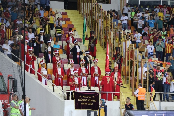 Uefa Avrupa Ligi: E. Yeni Malatyaspor: 1 - Partizan: 0 (İlk Yarı)