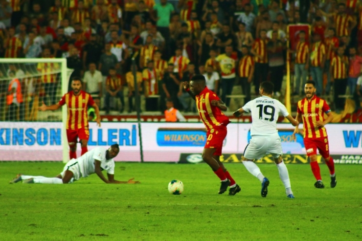 Uefa Avrupa Ligi: E. Yeni Malatyaspor: 1 - Partizan: 0 (İlk Yarı)