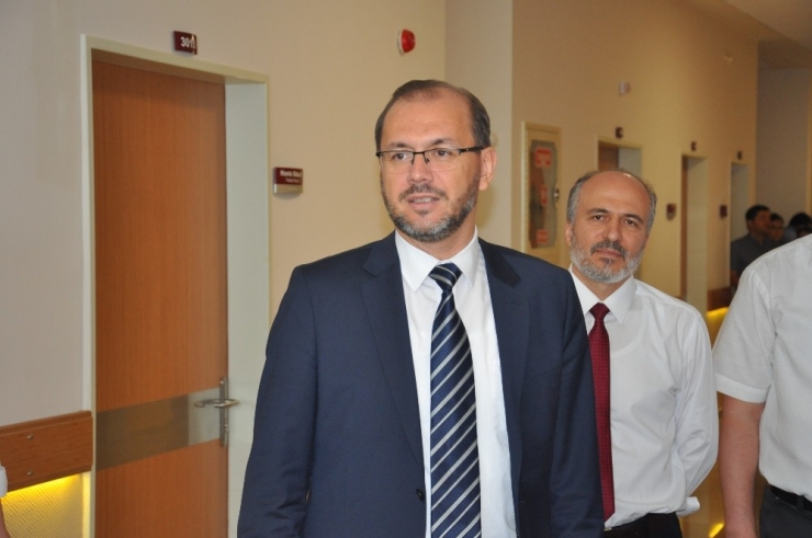 Bypass Ameliyatı Olan Akü Rektörü Prof. Dr. Mehmet Karakaş Taburcu Oldu