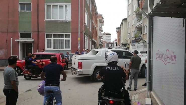 Silah Sesi Mahalleyi Sokağa Döktü