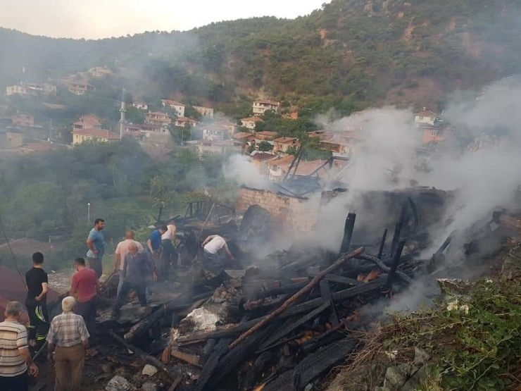 Çorum’da Ev Yangını: 2 Ölü