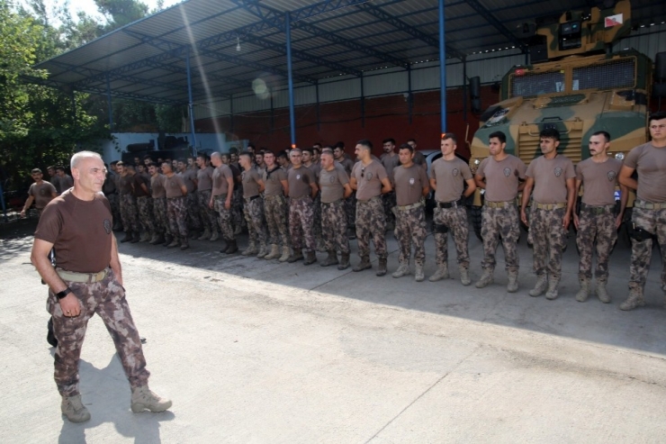 Özel Harekat Polisleri, Hakkari’ye Törenle Uğurlandı