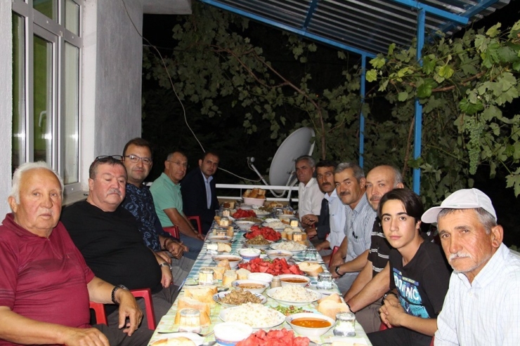 İlçe Protokolü Birlik Ve Beraberlik Yemeğinde Bir Araya Geldi