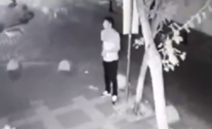 Gelen Hesaba Kızıp Kafeye Molotof Attı