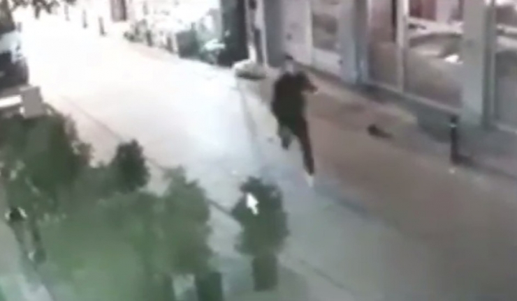 Gelen Hesaba Kızıp Kafeye Molotof Attı