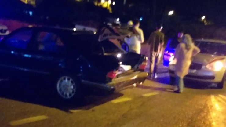 Sağanak Yağış Kazaya Neden Oldu: 3 Yaralı