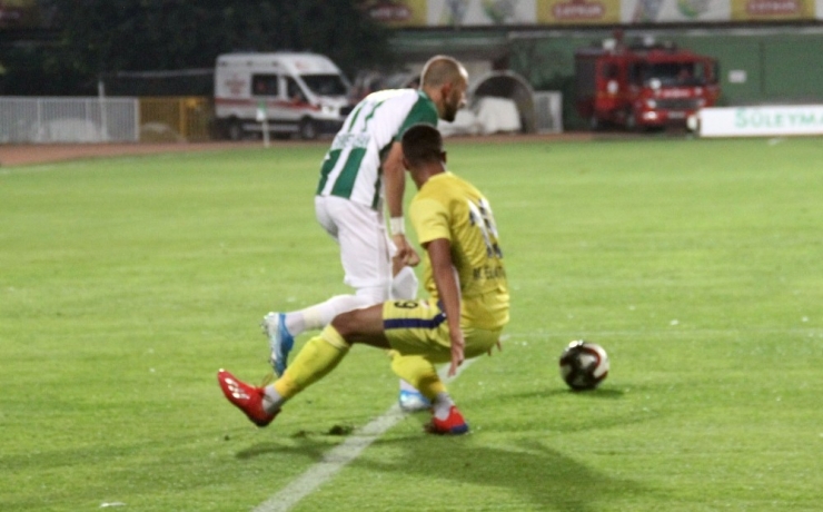 Spor Toto 1. Lig: Giresunspor: 1 - Menemenspor: 0 (İlk Yarı)