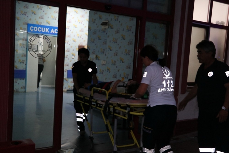 6 Yaşındaki Elvanur Balkondan Düşüp Yaralandı