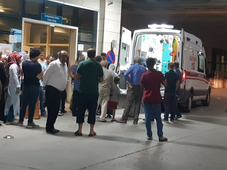 Cam Silmek İsterken 5. Kattan Düşen Genç Kız Ağır Yaralandı