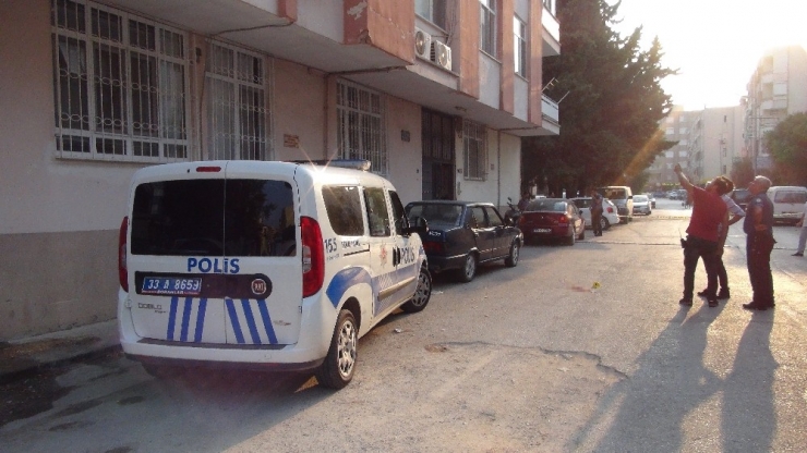 Mersin’de 4. Kattan Düşen Çocuk Yaşamını Yitirdi