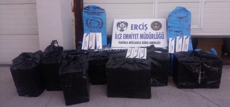 Van’da 7 Bin 900 Paket Kaçak Sigara Ele Geçirildi