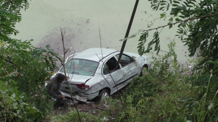 4 Kişinin Öldüğü Otomobil Barajdan Çıkartıldı
