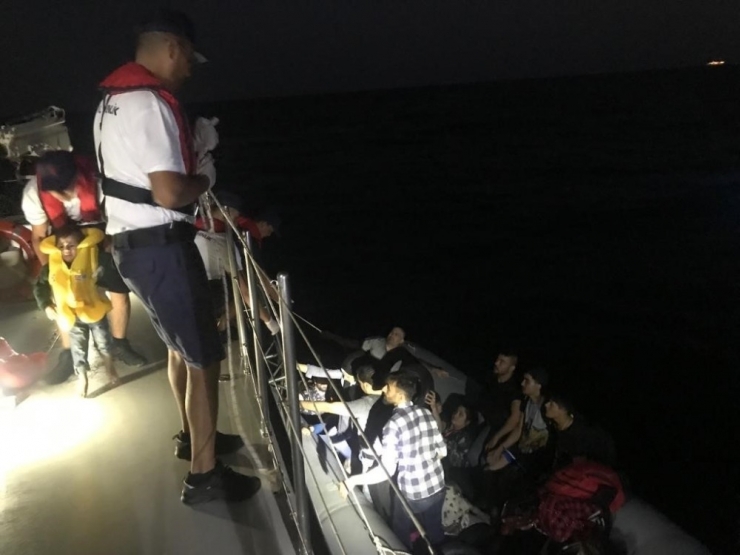 Kuşadası’nda 2 Operasyonda 56 Düzensiz Göçmen Yakalandı