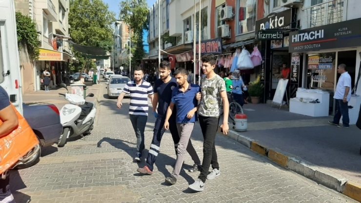 Duvarı Delmek İsteyen Genç Elektrik Akımına Kapıldı