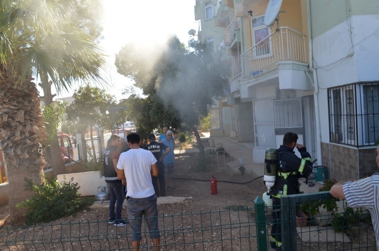 Didim’de Mutfakta Çıkan Yangın Korkulu Anların Yaşanmasına Neden Oldu