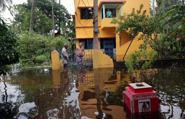 Hindistan’da Muson Yağmurları Binden Fazla Ölüme Neden Oldu