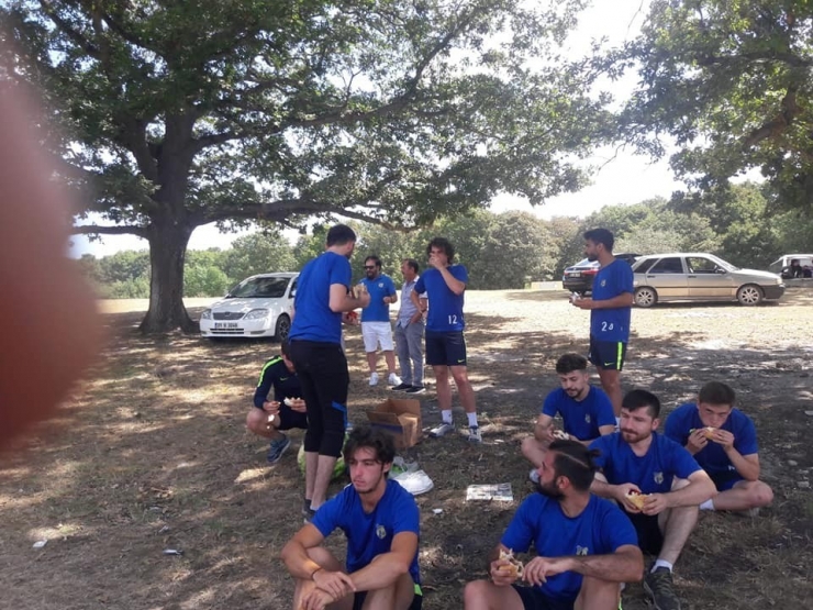 Oyuncular Piknikte Moral Buldu