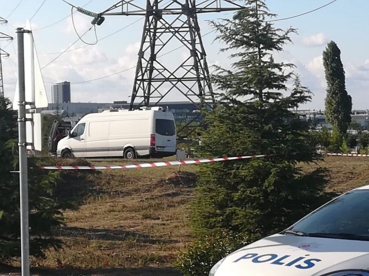 Kocaeli’de Yüksek Gerilim Direğinin Ayaklarında Bomba Bulundu