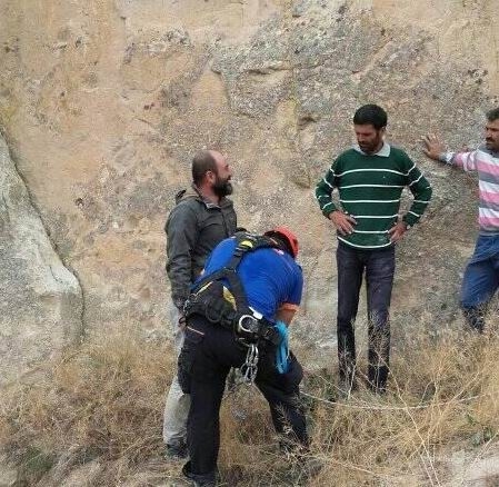 Kayalıklarda Mahsur Kalan Şahsı Afad Ekipleri Kurtardı