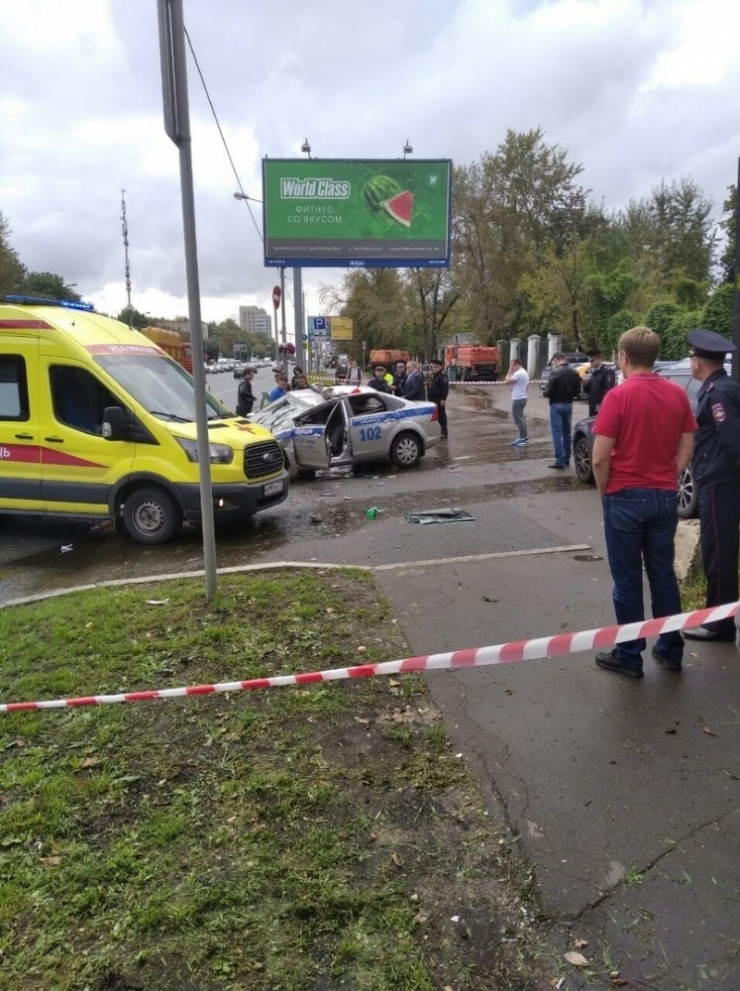 Polis Aracı Çöp Kamyonuna Çarpıp Takla Attı: 1 Ölü, 1 Yaralı