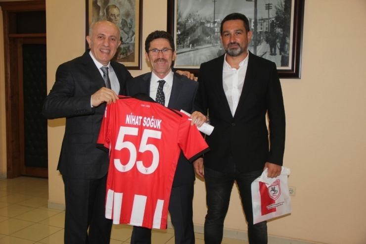 Büyükşehir Meclis Üyelerine Samsunspor Forması