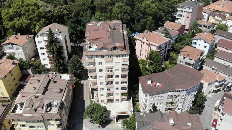 Sarıyer’de İki Ana Kolonu Patlayan 9 Katlı Binanın Son Durumu Havadan Görüntülendi