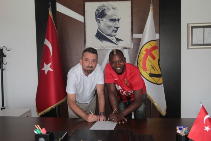 Sissoko İmzayı Attı