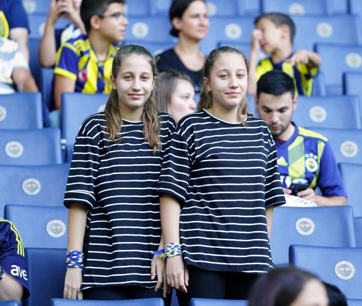 Süper Lig: Fenerbahçe: 2 - Gazişehir Gaziantep: 0 (Maç Devam Ediyor)