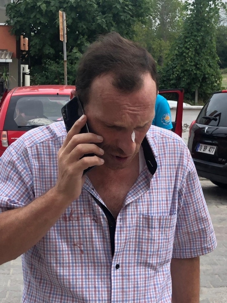 Hasta, Bastonla Aile Hekimini Darp Etti