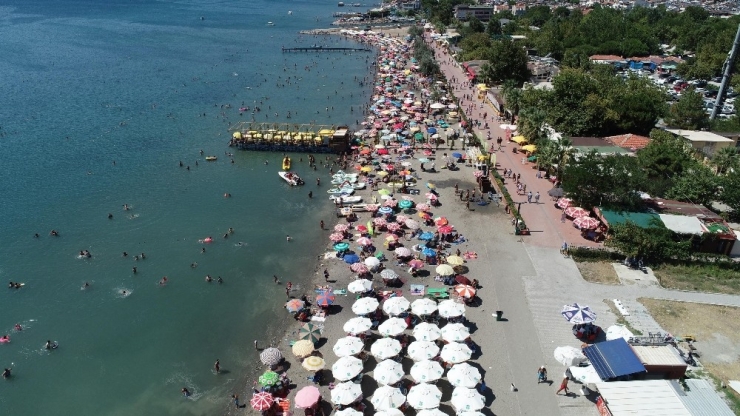 Yerli Ve Yabancı Turistler Balıkesir Sahillerinden Vazgeçemiyor