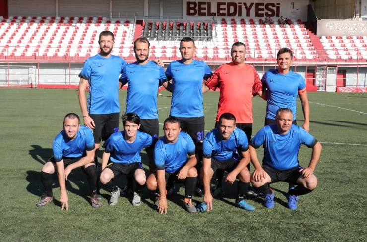 Bayraklı’da Başkanlık Futbol Turnuvası Başladı