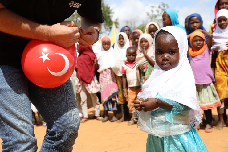 İhtiyaç Sahipleriyle 52 Bin 265 Kurban Hissesi Paylaşıldı
