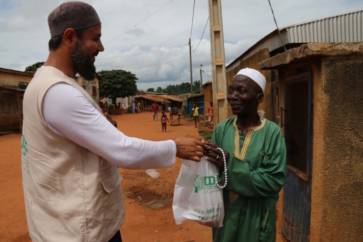 İhtiyaç Sahipleriyle 52 Bin 265 Kurban Hissesi Paylaşıldı