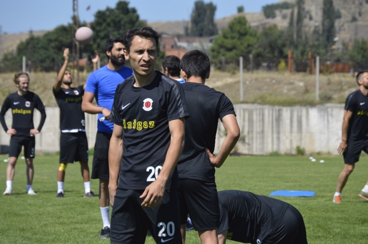 Erdoğan Sarıuşak, Takımı Ve Kamp Dönemini Değerlendirdi