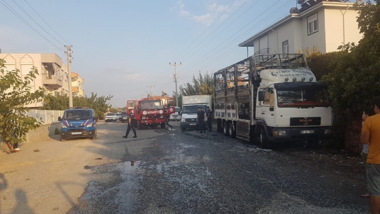 Kaynak Yapılan Kamyonun Kasası Cayır Cayır Yandı