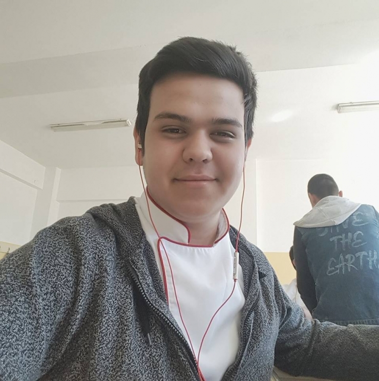 19 Yaşındaki Otel Çalışanı Otel Lojmanında Ölü Bulundu