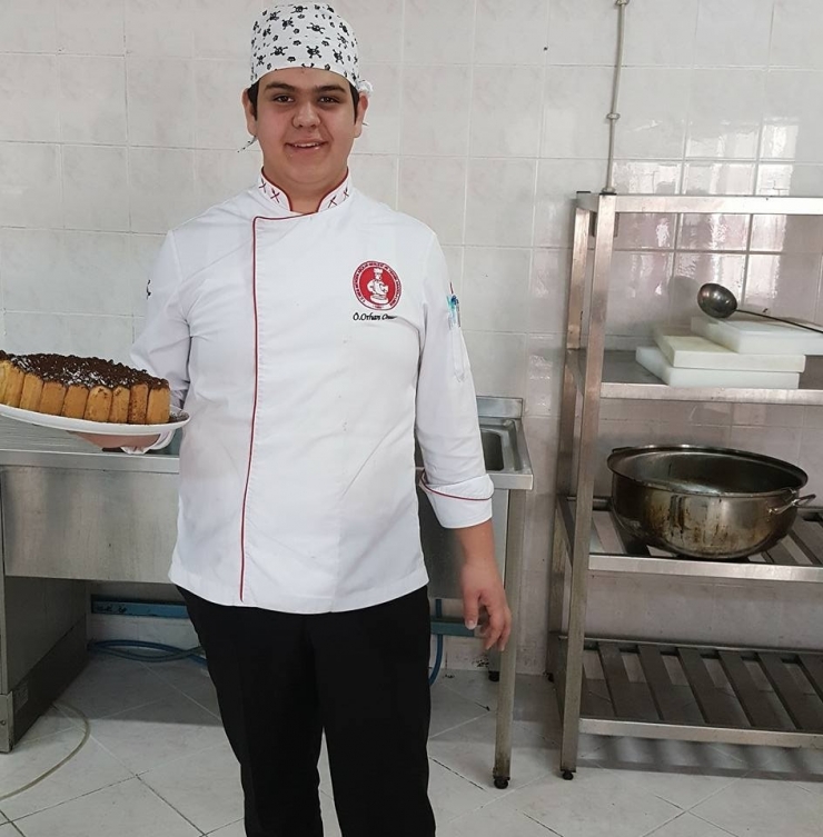 19 Yaşındaki Otel Çalışanı Otel Lojmanında Ölü Bulundu