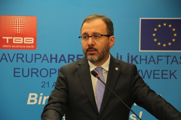 Bakan Kasapoğlu: "Kadın Odaklı Bir Spor Strateji Geliştirmemiz Lazım"