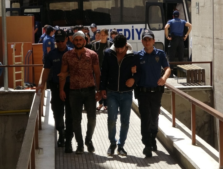 Taşlı Sopalı Beşik Kertmesi Kavgasındaki 18 Kişi Adliyeye Sevk Edildi