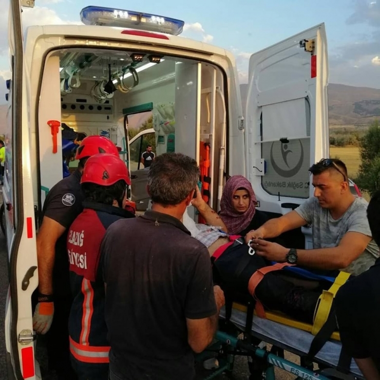 Elazığ’da Trafik Kazası: 2 Yaralı